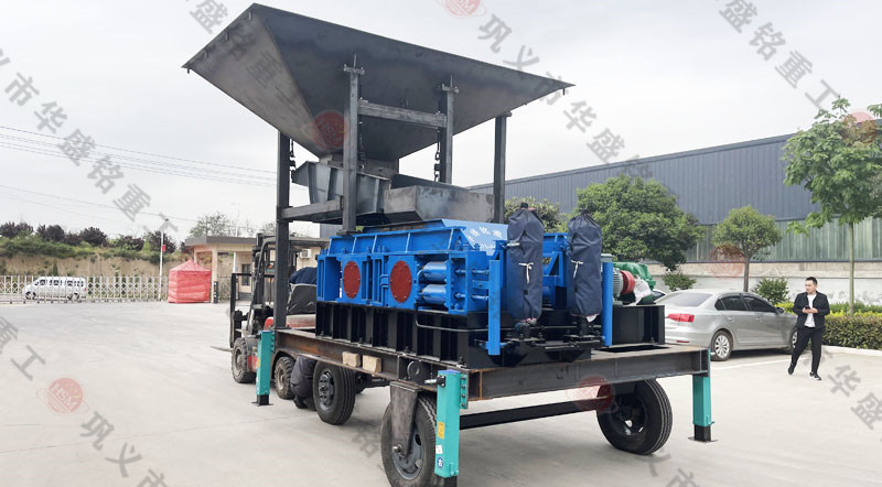 加工一噸河卵石能出多少沙子？移動(dòng)對(duì)輥制砂機(jī)制砂效果怎么樣